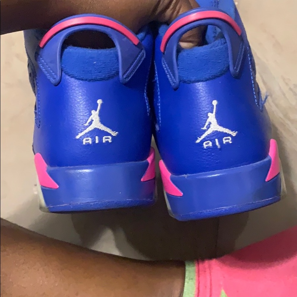 BLUE AND PINK TEAL JORDAN6s!!!! VERY GOOD COND - Picture 3 of 5